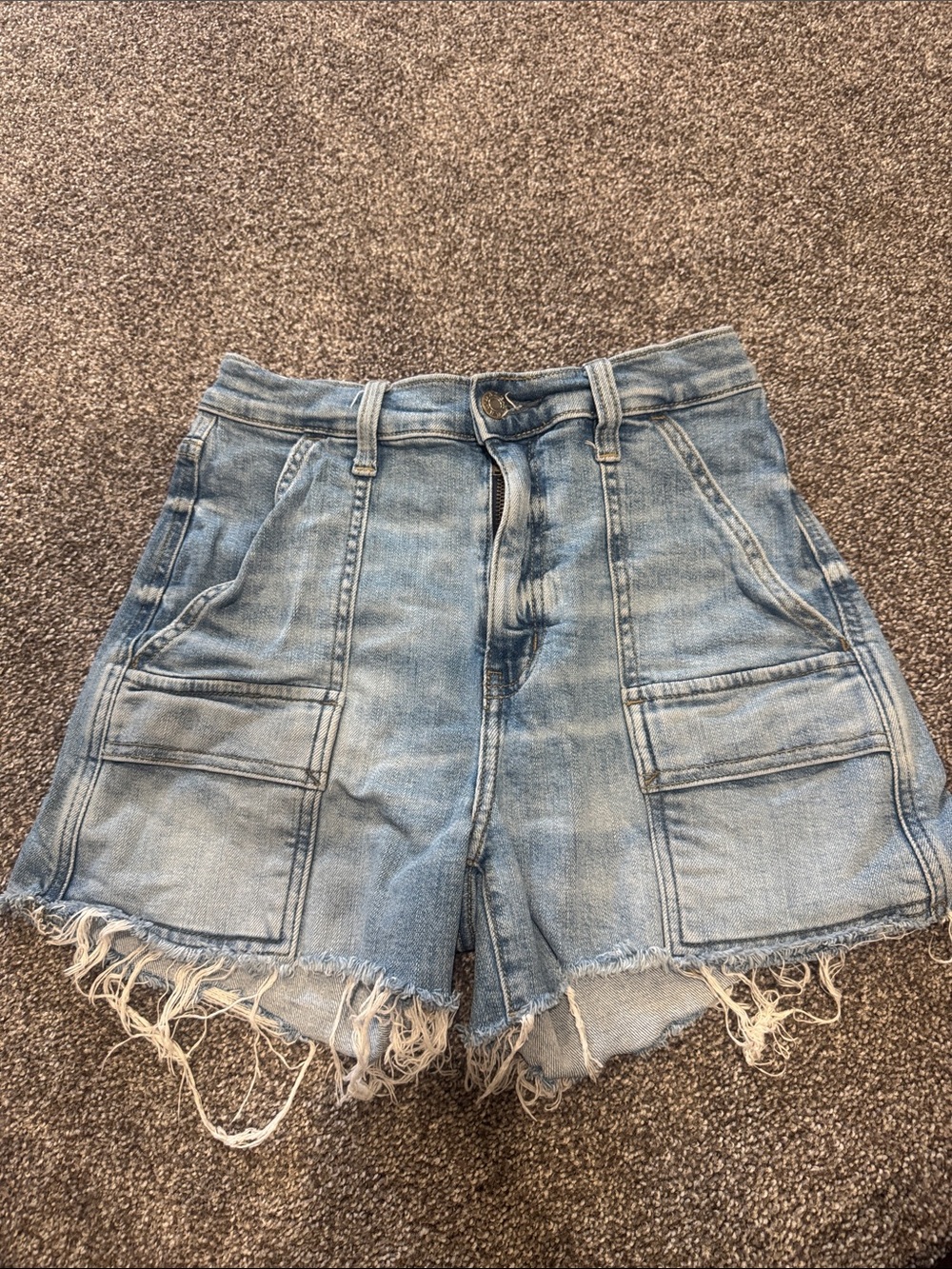 Daze  Cargo Front Light Blue Denim High-Waist Frayed Hem Shorts size 24